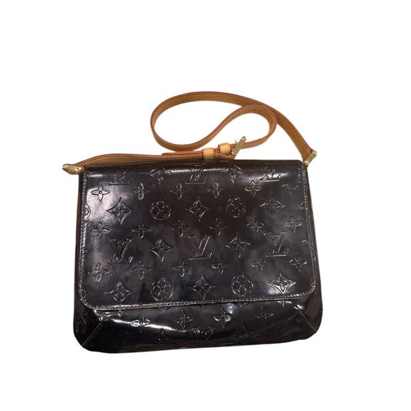 449. Louis Vuitton patent leather bag 25x20